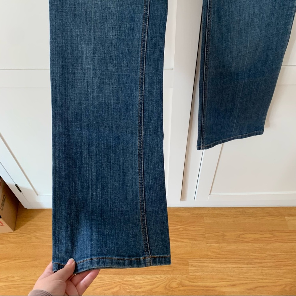 Liz Claiborne Low Rise Bootcut Jeans Size 4 - Picture 3 of 8